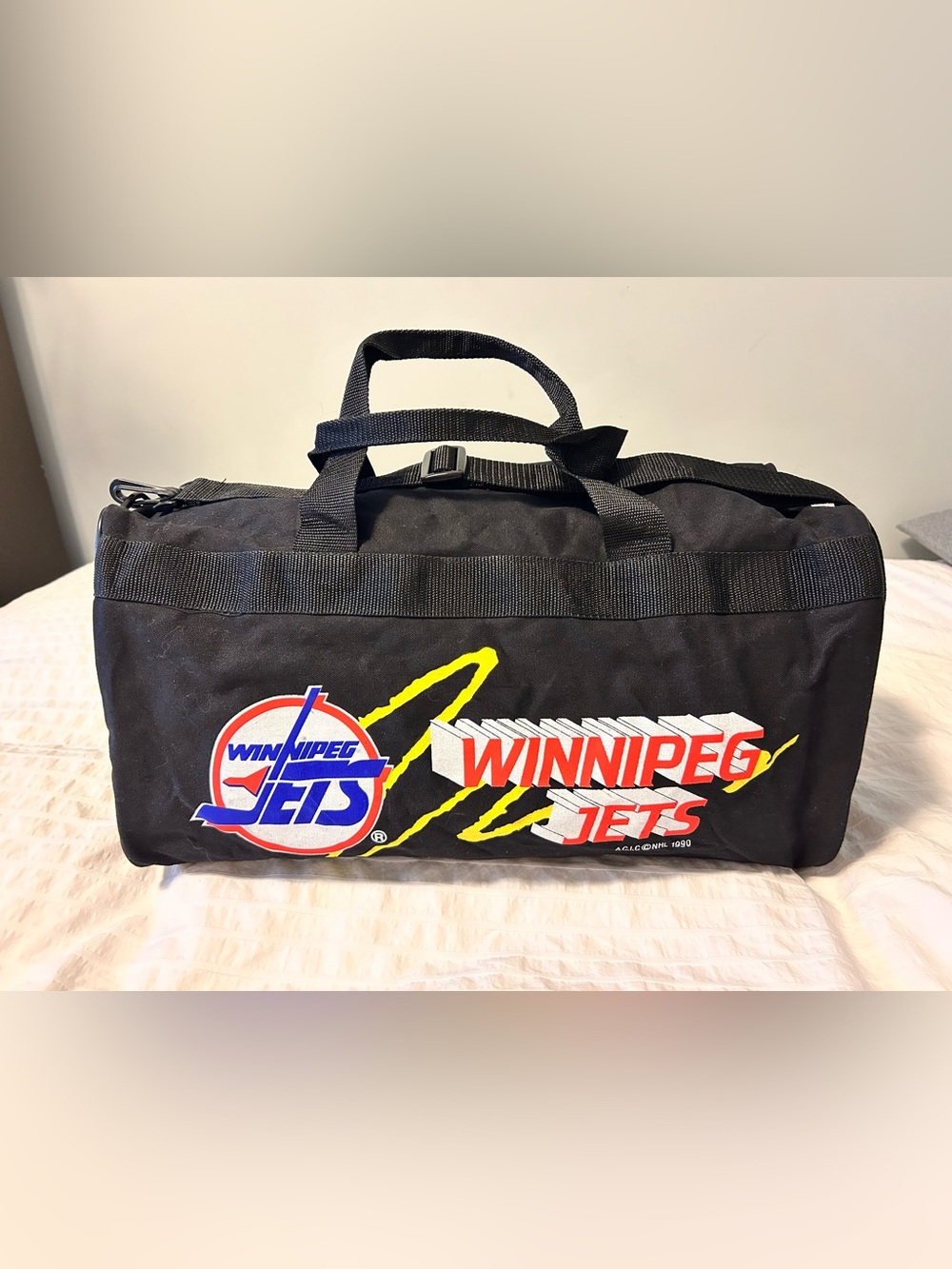 Vintage 1990 Winnipeg Jets Duffel Bag NOS with tag RARE
